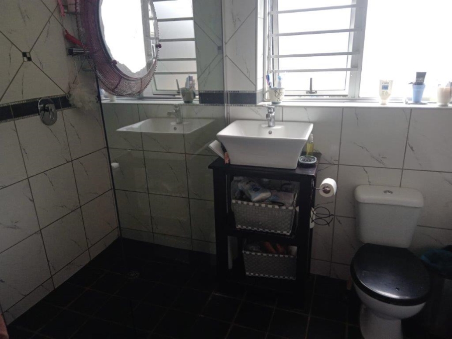 3 Bedroom Property for Sale in Wavecrest Eastern Cape